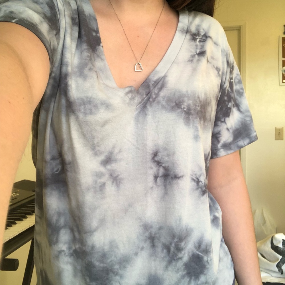 PINK v-neck t-shirt
